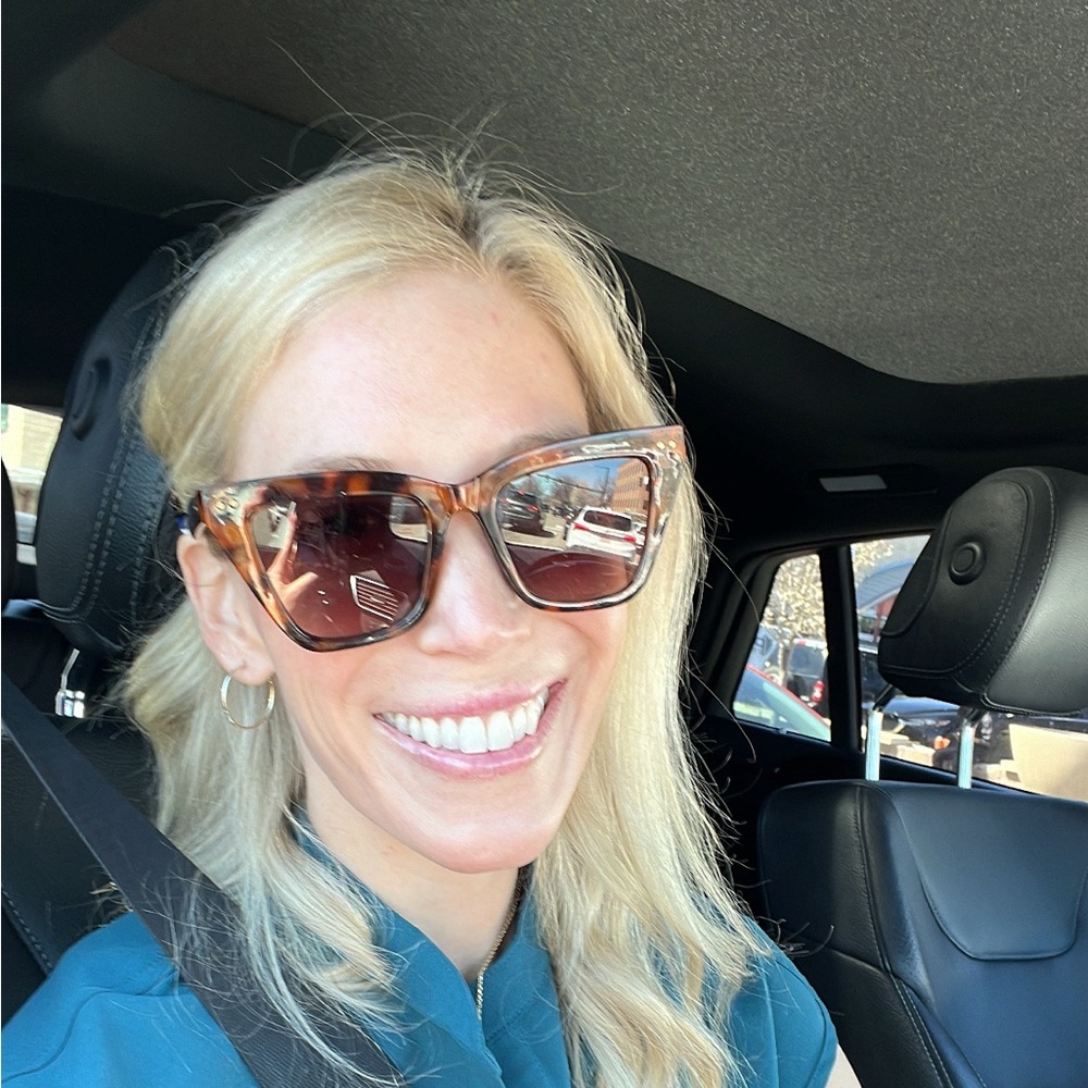 Meet your Posher, Charlotte